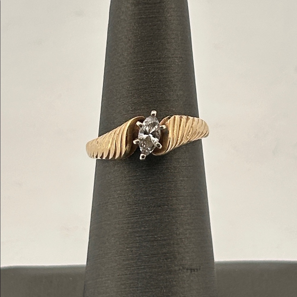 363828 14k yellow gold Diamond  ring